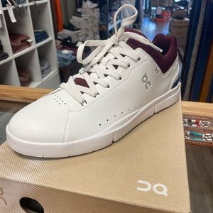 Men’s OC Roger Advantage Like-New